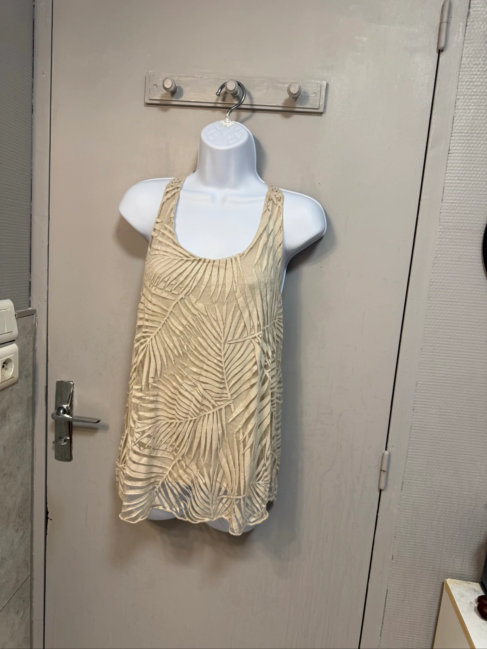 Débardeur beige motif feuille TU